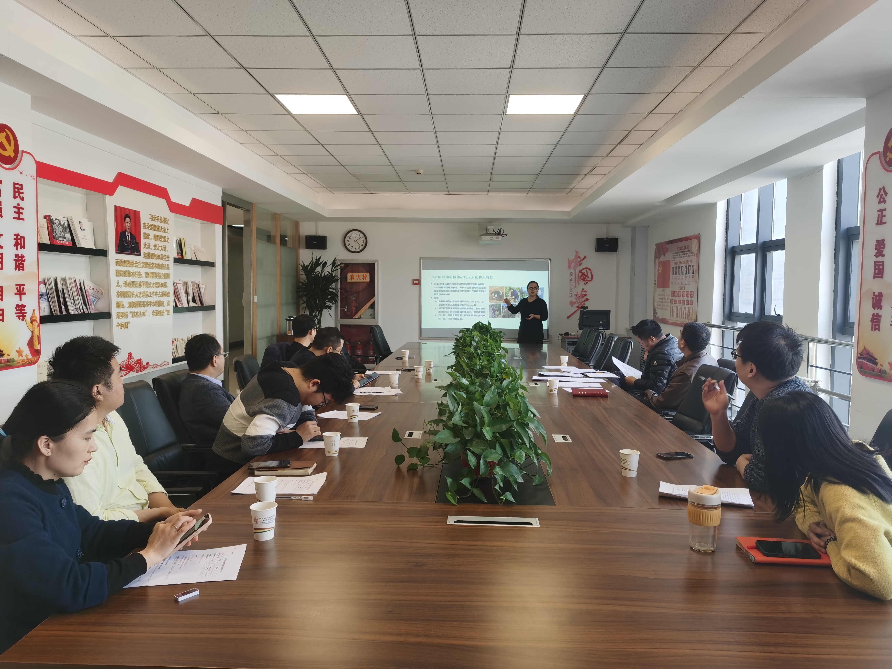 a040bbc799334b60916b1a378d89582c.jpg a040bbc799334b60916b1a378d89582c.jpg